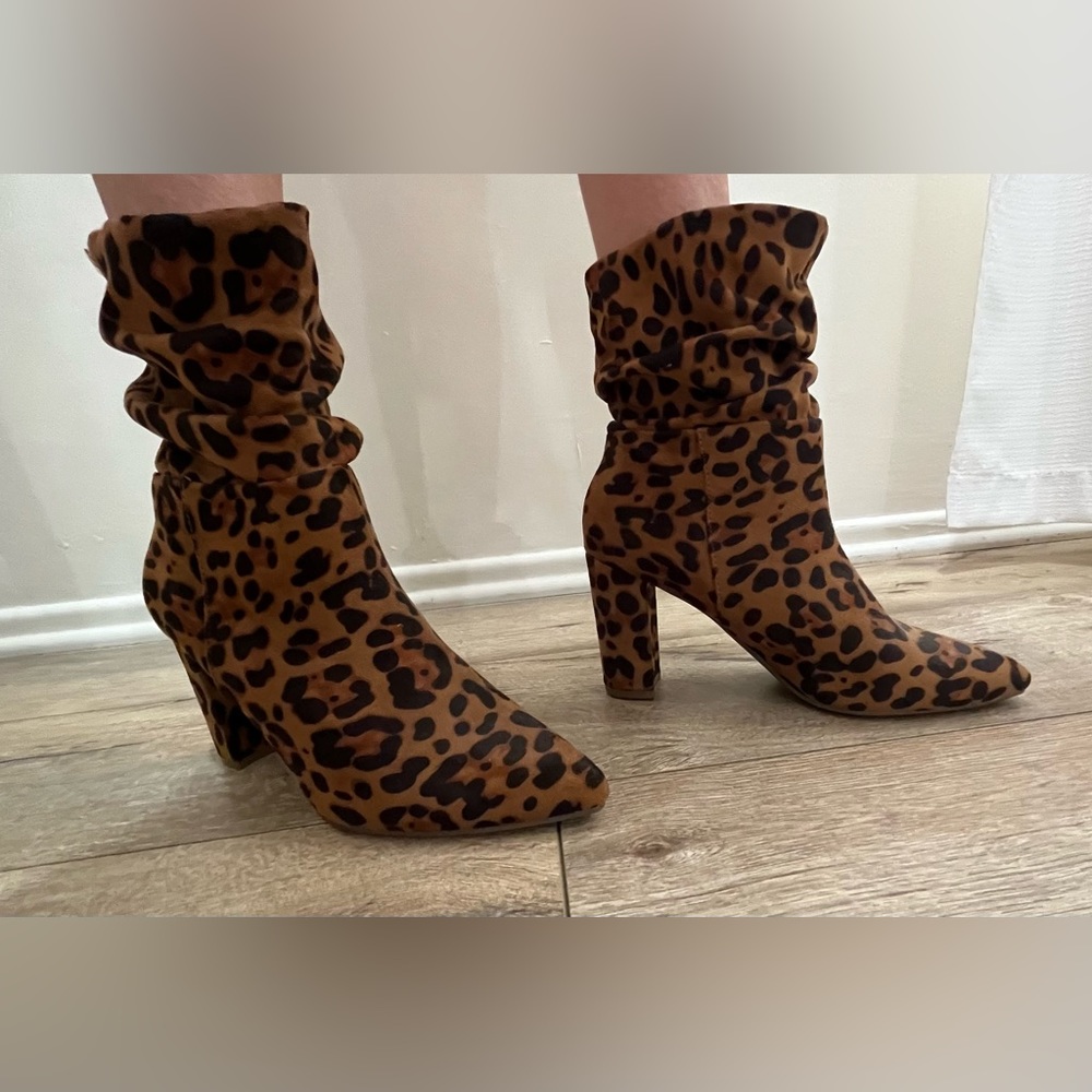Bebe Savita Slouch Boots 8.5 (Never Worn)